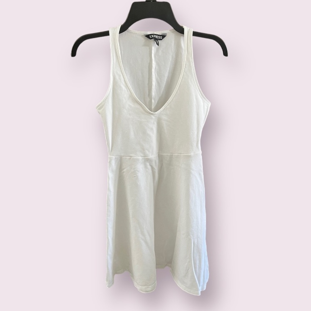 Express white sleeveless‎ v-neck dress size XS